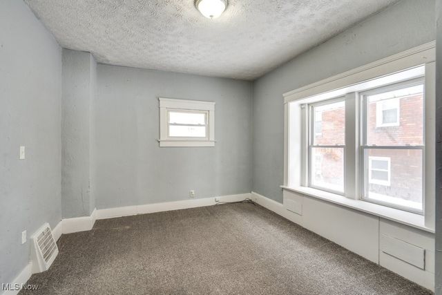 2100 12th Street SW, Akron, OH 44314