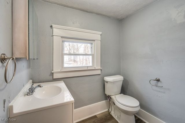 2100 12th Street SW, Akron, OH 44314