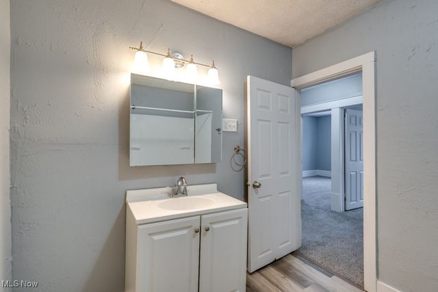 2100 12th Street SW, Akron, OH 44314