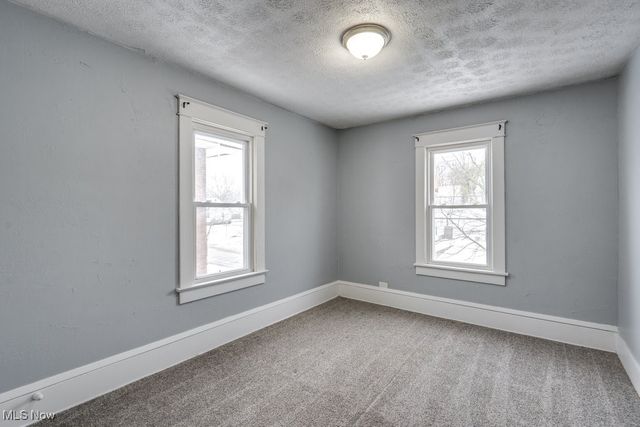 2100 12th Street SW, Akron, OH 44314