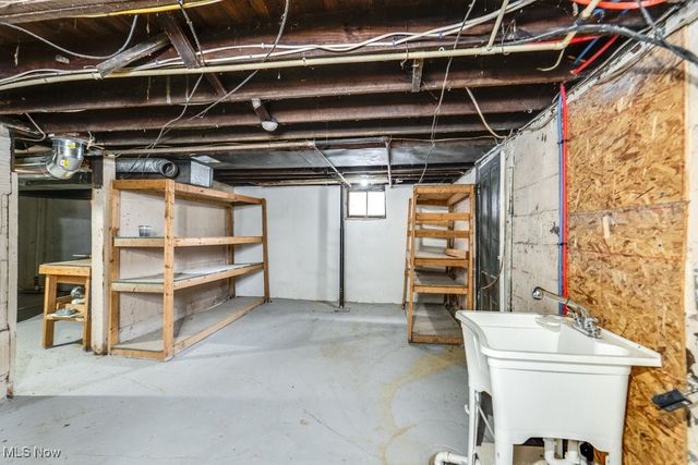 2100 12th Street SW, Akron, OH 44314