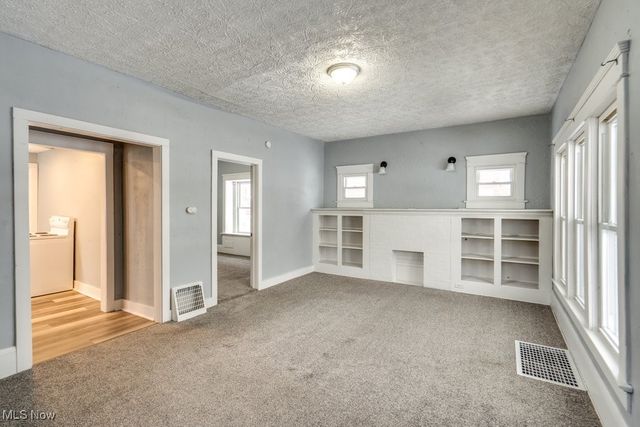 2100 12th Street SW, Akron, OH 44314