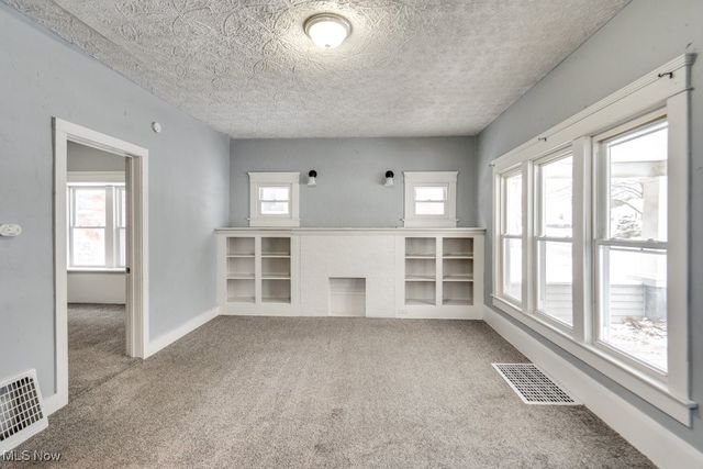 2100 12th Street SW, Akron, OH 44314