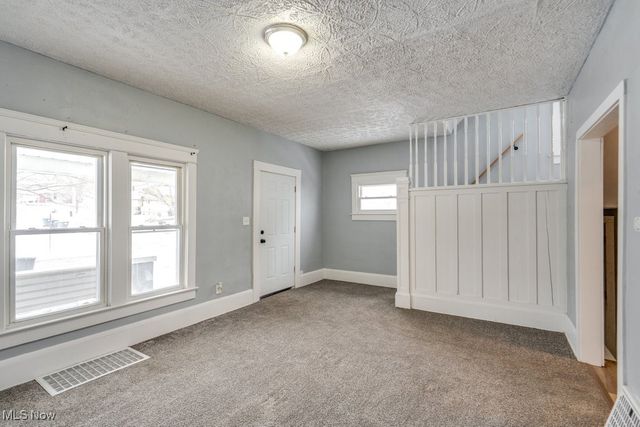 2100 12th Street SW, Akron, OH 44314