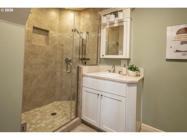 6038 Ne 29TH Ave, Portland, OR 97211