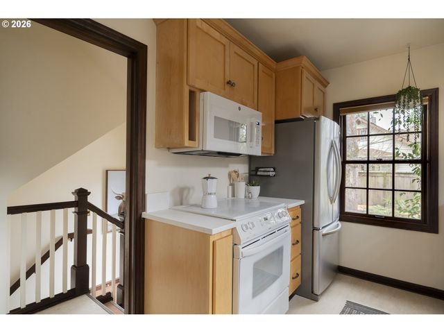 6038 Ne 29TH Ave, Portland, OR 97211