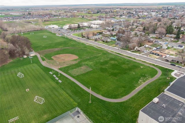 530 SW 4th Street, College Place, WA 99324