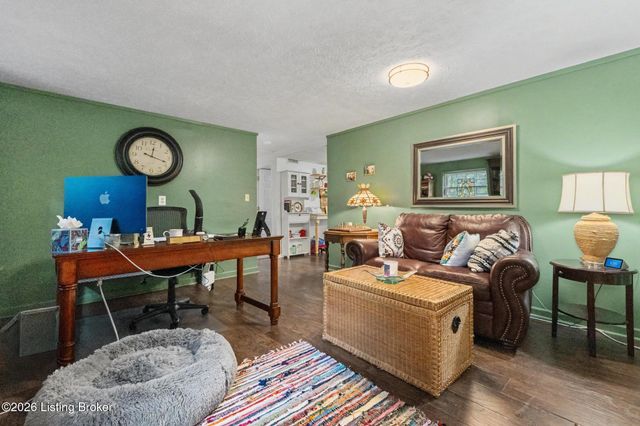 3407 E Dogwood Cir, La Grange, KY 40031