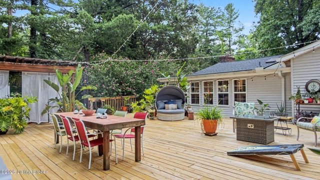 3407 E Dogwood Cir, La Grange, KY 40031