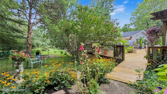3407 E Dogwood Cir, La Grange, KY 40031
