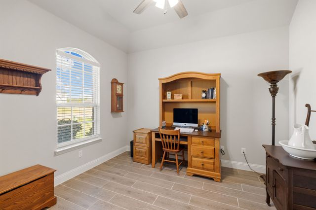 360 Crystal Lake Lane, Red Oak, TX 75154