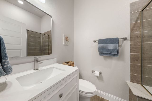 360 Crystal Lake Lane, Red Oak, TX 75154
