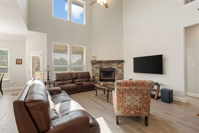 360 Crystal Lake Lane, Red Oak, TX 75154