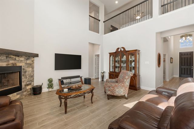 360 Crystal Lake Lane, Red Oak, TX 75154