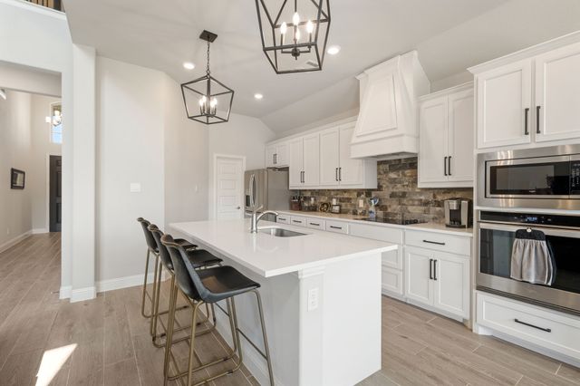 360 Crystal Lake Lane, Red Oak, TX 75154