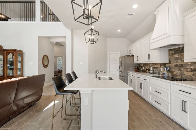 360 Crystal Lake Lane, Red Oak, TX 75154