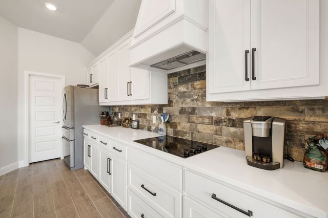 360 Crystal Lake Lane, Red Oak, TX 75154
