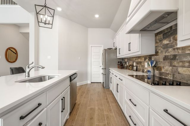 360 Crystal Lake Lane, Red Oak, TX 75154