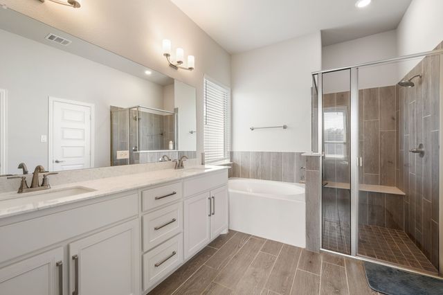 360 Crystal Lake Lane, Red Oak, TX 75154