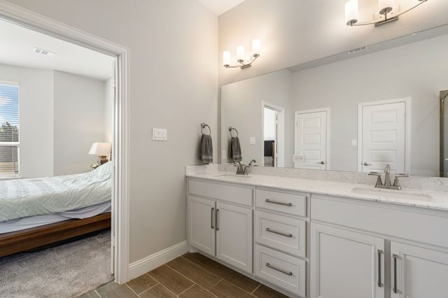 360 Crystal Lake Lane, Red Oak, TX 75154