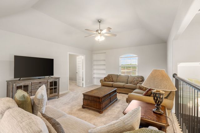 360 Crystal Lake Lane, Red Oak, TX 75154