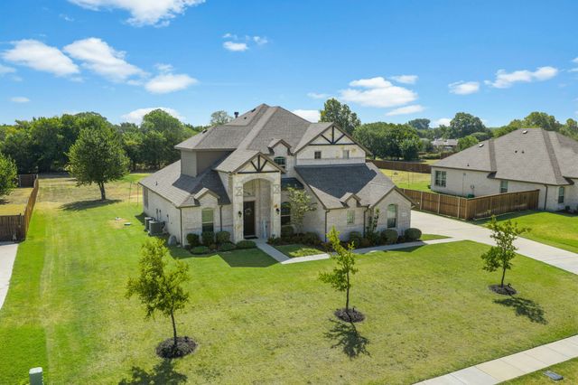 360 Crystal Lake Lane, Red Oak, TX 75154