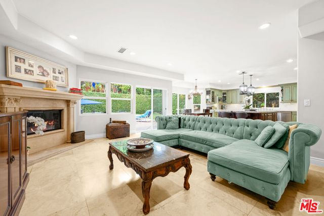 5419 Tampa Avenue, Tarzana, CA 91356