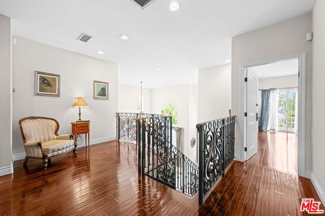 5419 Tampa Avenue, Tarzana, CA 91356