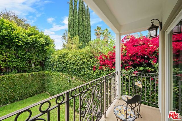 5419 Tampa Avenue, Tarzana, CA 91356