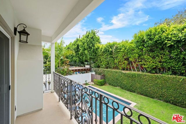 5419 Tampa Avenue, Tarzana, CA 91356