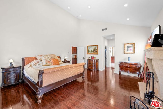 5419 Tampa Avenue, Tarzana, CA 91356