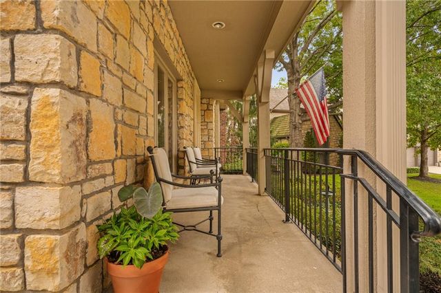 61 Le Mans Court, Prairie Village, KS 66208