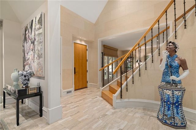 61 Le Mans Court, Prairie Village, KS 66208