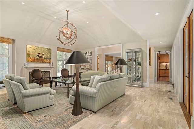 61 Le Mans Court, Prairie Village, KS 66208