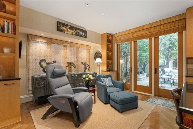 61 Le Mans Court, Prairie Village, KS 66208