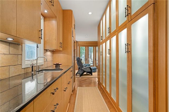 61 Le Mans Court, Prairie Village, KS 66208