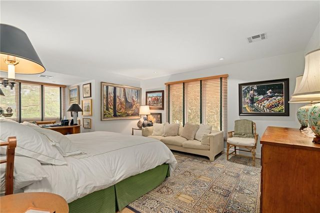 61 Le Mans Court, Prairie Village, KS 66208
