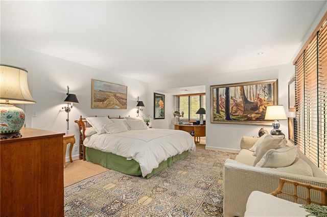 61 Le Mans Court, Prairie Village, KS 66208