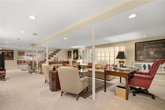61 Le Mans Court, Prairie Village, KS 66208