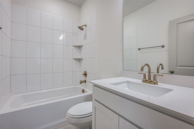 512 Parkside Drive, Argyle, TX 76226