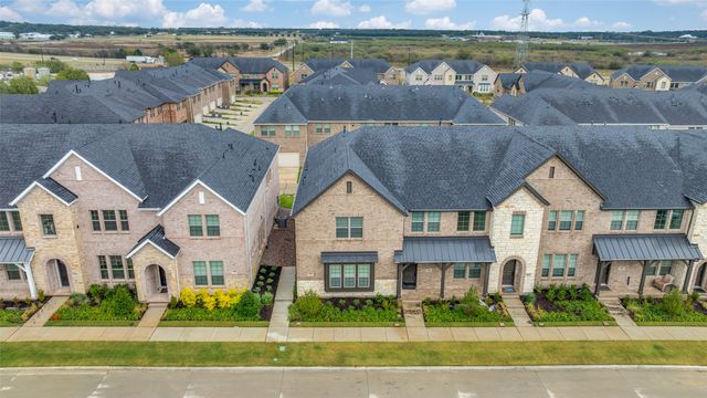 512 Parkside Drive, Argyle, TX 76226