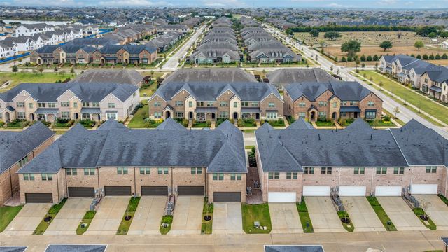 512 Parkside Drive, Argyle, TX 76226