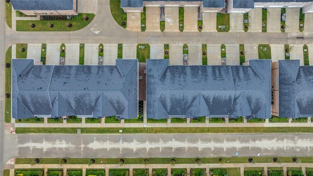 512 Parkside Drive, Argyle, TX 76226