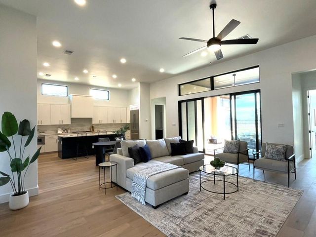 2317 Kahala Sunset DR, Spicewood, TX 78669