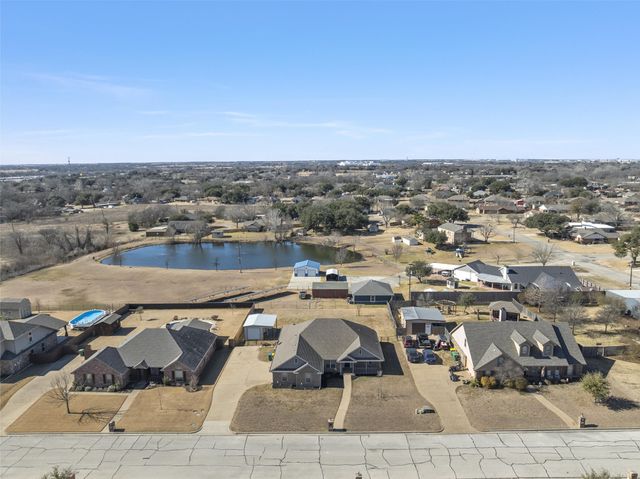 488 Hawkins Court, Robinson, TX 76706