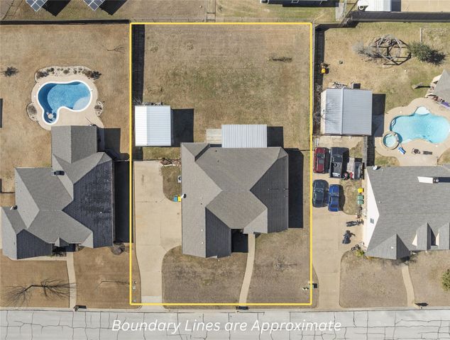 488 Hawkins Court, Robinson, TX 76706