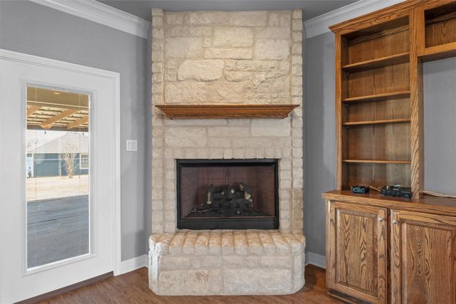 488 Hawkins Court, Robinson, TX 76706