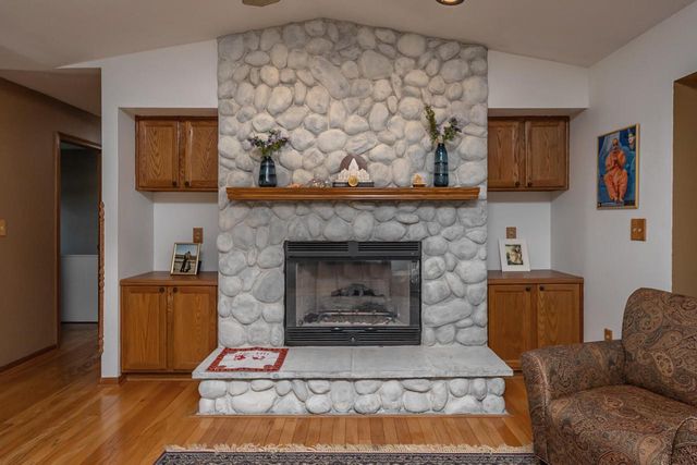 8319 S Woodridge DRIVE, Oak Creek, WI 53154