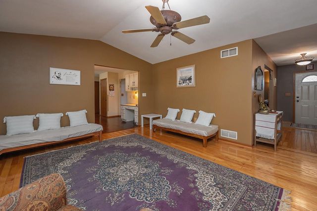 8319 S Woodridge DRIVE, Oak Creek, WI 53154