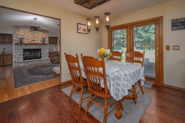 8319 S Woodridge DRIVE, Oak Creek, WI 53154